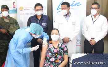 Personal médico de Santa Elena y Guaranda fue vacunado contra la COVID | Vistazo - Vistazo