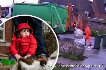 Hundreds call on employer to reinstate binman who kicked snowman