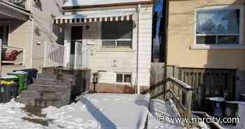 This Itty-Bitty Toronto Home For Sale Is Actually Going For Over $800K Right Now (PHOTOS) - Narcity Canada