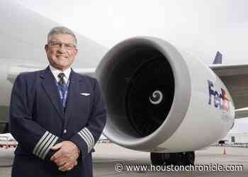 Months after COVID left him in the ‘fetal position,’ Houston pilot delivers first Pfizer vaccine - Houston Chronicle