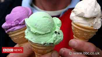Bolton ice cream man who chased children loses licence - BBC News
