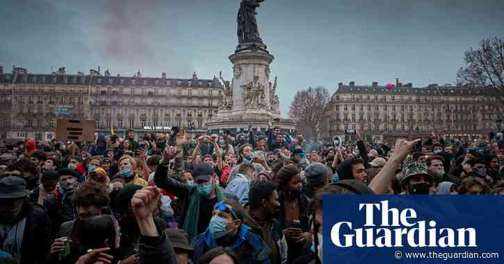 Tens of thousands protest against new French security bill