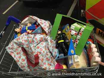 Police officers praise Tesco staff for helping with food support - theoldhamtimes.co.uk
