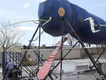 George Cardono, creator of Rhode Island’s beloved Big Blue Bug landmark, dies at 88 - MassLive.com