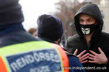 Hungarian restaurant workers protest lockdown restrictions