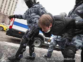 Russia protests - live: Thousands of Navalny supporters detained as Kremlin clamps down
