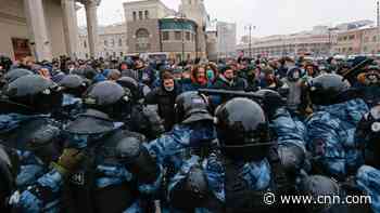 Thousands detained in Russia amid rallies for Alexey Navalny