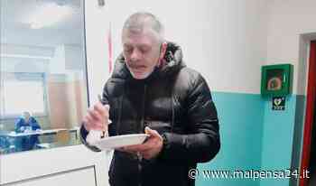 Samarate, dopo le critiche il sindaco va in mensa: «Pasto a scuola buono e caldo» - malpensa24.it