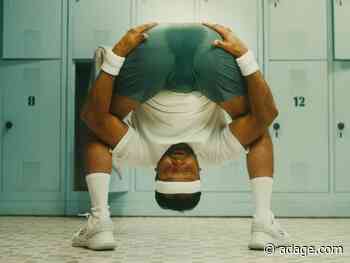 Dollar Shave Club hits 40,000 stores with a song in its heart and a six-bladed razor