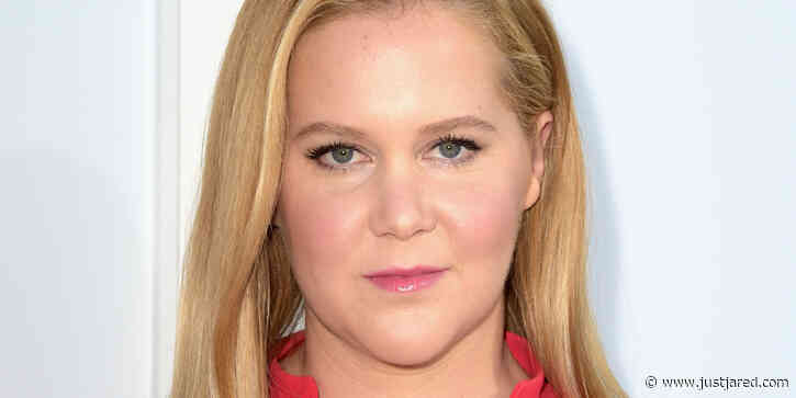 Amy Schumer Shows Off Her C-Section Scars in Mirror Selfie