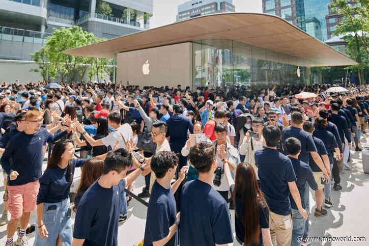 How Apple flips the switch and keeps bringing in new customers