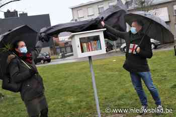 Vijf minibibs laten lezers proeven van poëzie