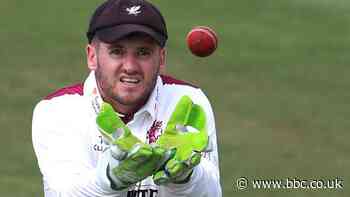 Steven Davies: Somerset wicketkeeper-batsman extends contract until end of 2022