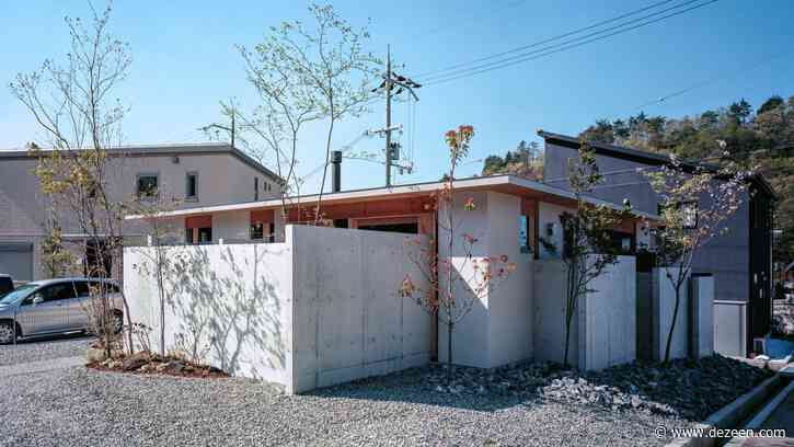 Concrete walls create "maze-like" feel inside House in Minoh-shinmachi by FujiwaraMuro Architects