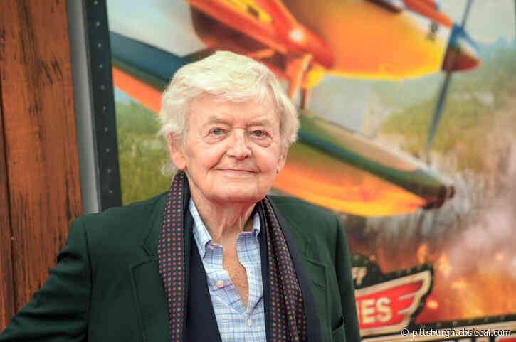 Hal Holbrook, Emmy and Tony-Winning Actor, Dies in Beverly Hills At 95