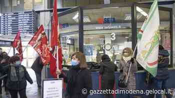 Modena Guerra in biglietteria per le ore di lavoro: «Noi sostituiti dai verificatori» - La Gazzetta di Modena