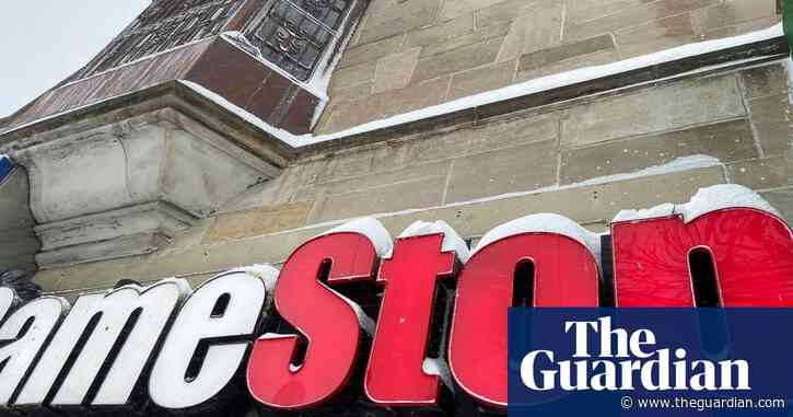 GameStop shares plunge as traders dump stock