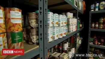 Covid: Lichfield community group sees drop in food donations - BBC News