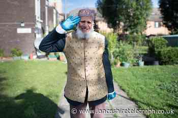 101-year-old fundraiser praises inspirational Captain Sir Tom Moore