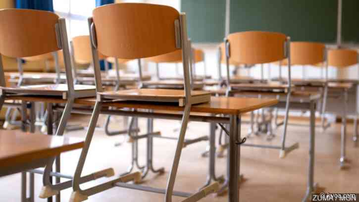 CDC: Schools can reopen without teacher shots