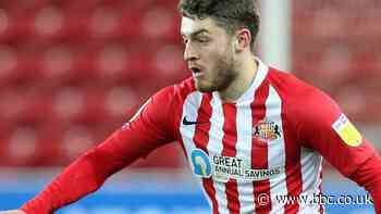 Elliot Embleton: Blackpool sign Sunderland midfielder on loan