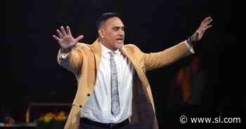 Former Titans Great to Join Division Rival's Coaching Staff - Sports Illustrated