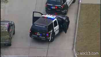 4 arrested after police chase involving stolen car in NW Houston - KTRK-TV