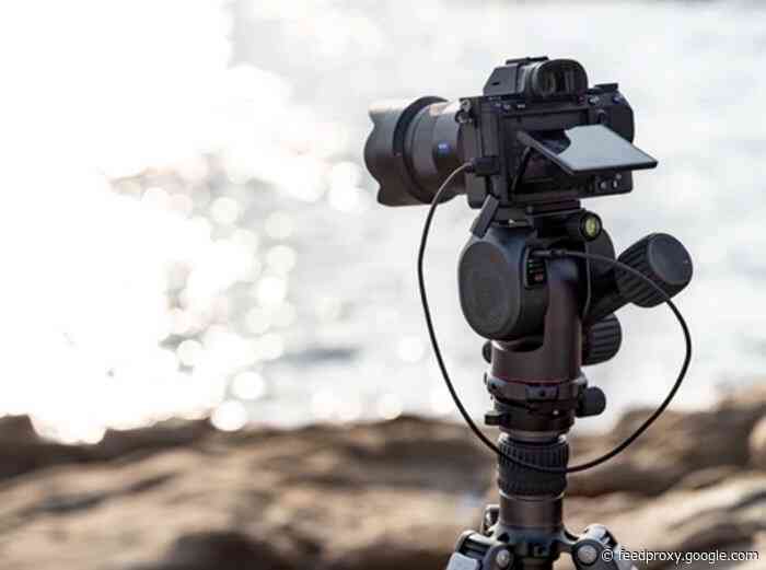 Polaris smart electric tripod head with integrated controller