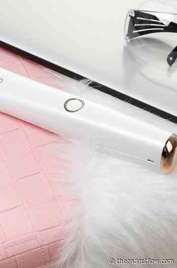 This foldable UV wand offers a convenient way to clean - Gadget Flow