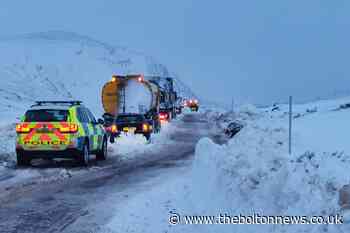 Drivers rescued from vehicles stranded in two-metre snow drifts - The Bolton News