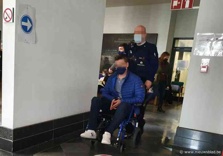 Hij zit al in de gevangenis voor drugshandel, nu riskeert zoon van weduwe boer Charel nog eens drie jaar cel voor “randdebiel rijgedrag”