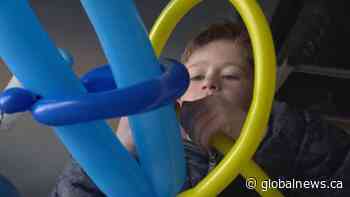 Regina boy turns balloon twisting into pandemic pastime