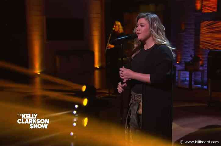Kelly Clarkson Gets the Spotlight All to Herself for This Dan + Shay-Approved Cover