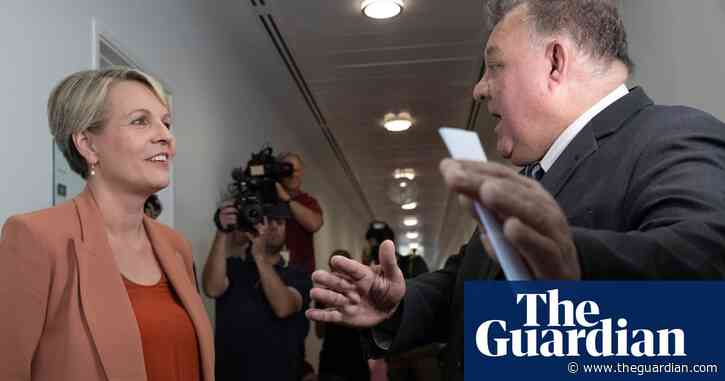 Craig Kelly's Facebook posts are mysteriously disappearing – and no one can explain it