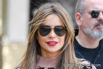 Sofia Vergara Does the Big-Toe Sandal Trend in a $32 Walmart Giraffe Dress - Footwear News