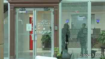 Man shot to death outside east Houston hotel - KTRK-TV