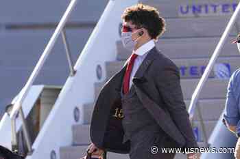 AFC Champion Chiefs Arrive in Tampa Day Before Super Bowl