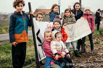 Buurt protesteert tegen windmolenproject De Zesling: “Turbines zijn twee keer zo hoog als het Atomium”