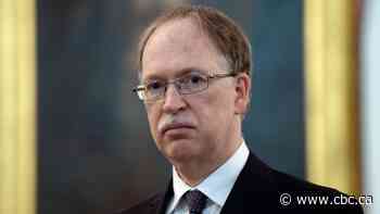 Canada's top civil servant to take time off for cancer treatment