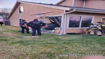 Driver fleeing crossfire loses control, crashes into southwest Houston home - KPRC Click2Houston