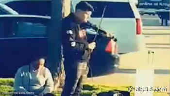 Houston violinist plays outside grocery store to help raise money after after mom loses job - KTRK-TV