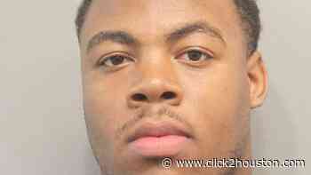 University of Houston football player accused of choking his girlfriend, records show - KPRC Click2Houston