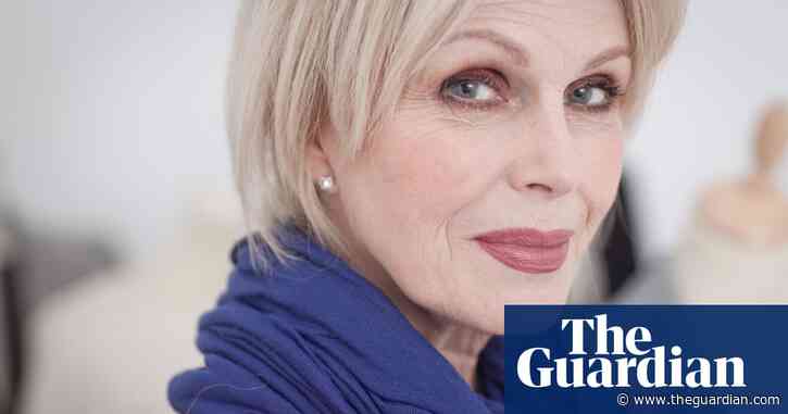 Joanna Lumley urges PM to stop detonation of bombs that deafen whales