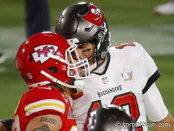 Tom Brady apologizes to Tyrann Mathieu via text: report - Toronto Sun