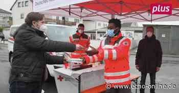 DRK bietet in Bischofsheim FFP2-Masken im Drive-in an - Echo Online