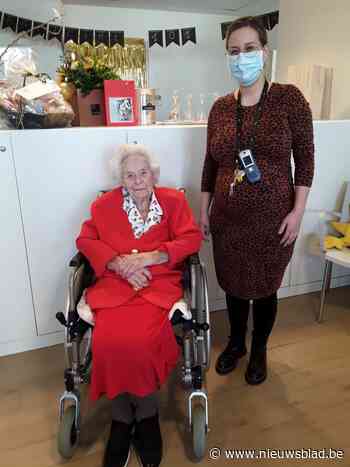 Marie-José Philips blaast 101 kaarsjes uit<BR />