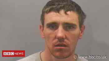 Gateshead stab death: Lee Wall convicted of Daryl Fowler's murder - BBC News