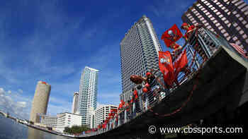 Tom Brady arrives at Buccaneers' Super Bowl victory parade in $2M boat