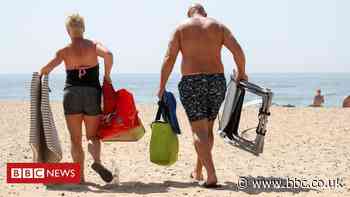 Travel chief scorns 'puerile' holiday plan warning