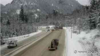 1 dead, more than 30 injured in multi-vehicle Coquihalla Highway crash